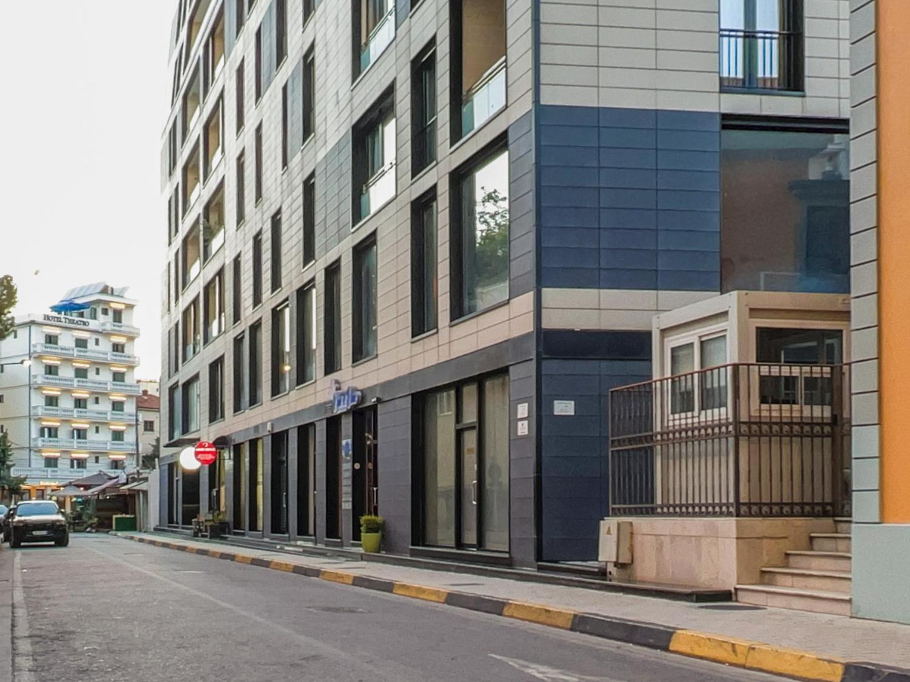 Downtown Grand Comfort Tirana Esterno foto