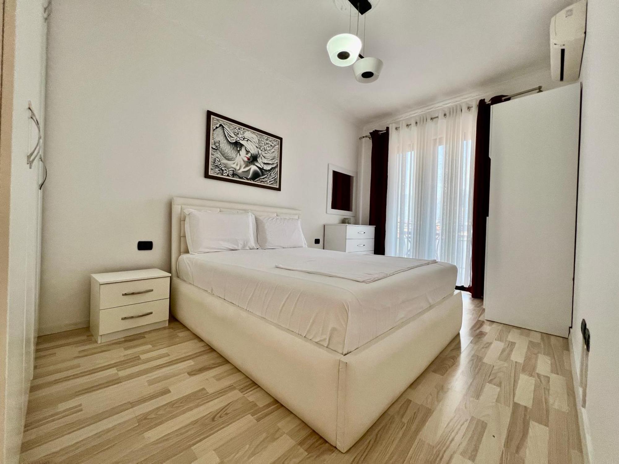 Downtown Grand Comfort Tirana Esterno foto