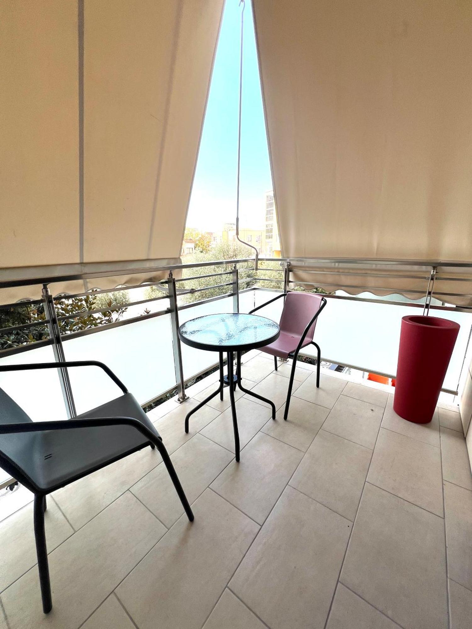 Downtown Grand Comfort Tirana Esterno foto